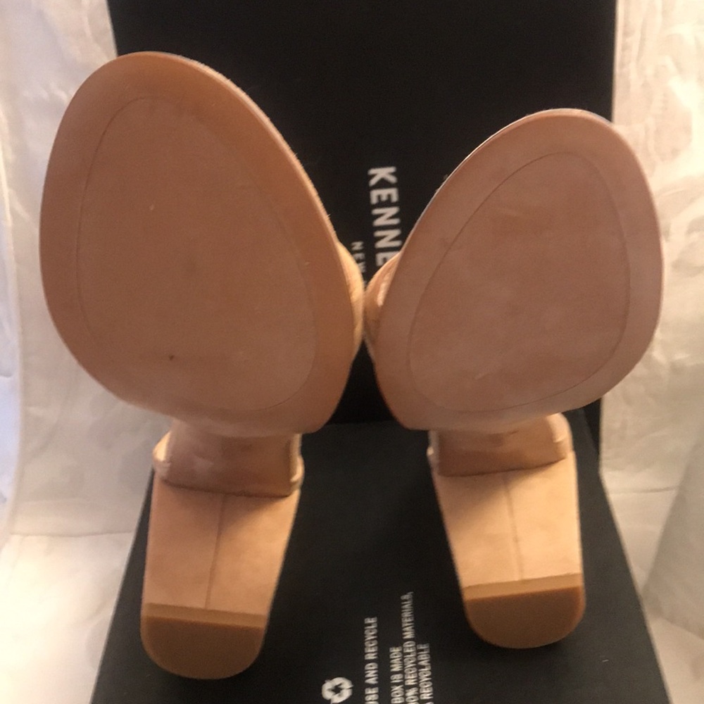 Kenneth Cole Women's Tan Heeled Sandals - Picture 7 of 13